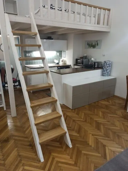 Unique Apartment Near Charles Bridge Prague